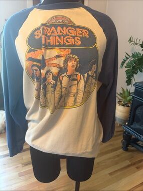 Netflix Stranger Things Kids Long Sleeve Raglan Tee - Cream & Navy